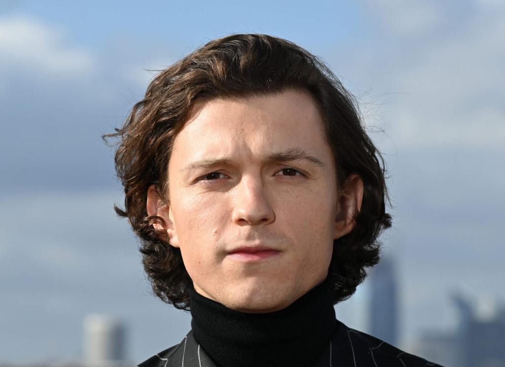 Tom Holland Reveals He’s Been Sober For Over A Year